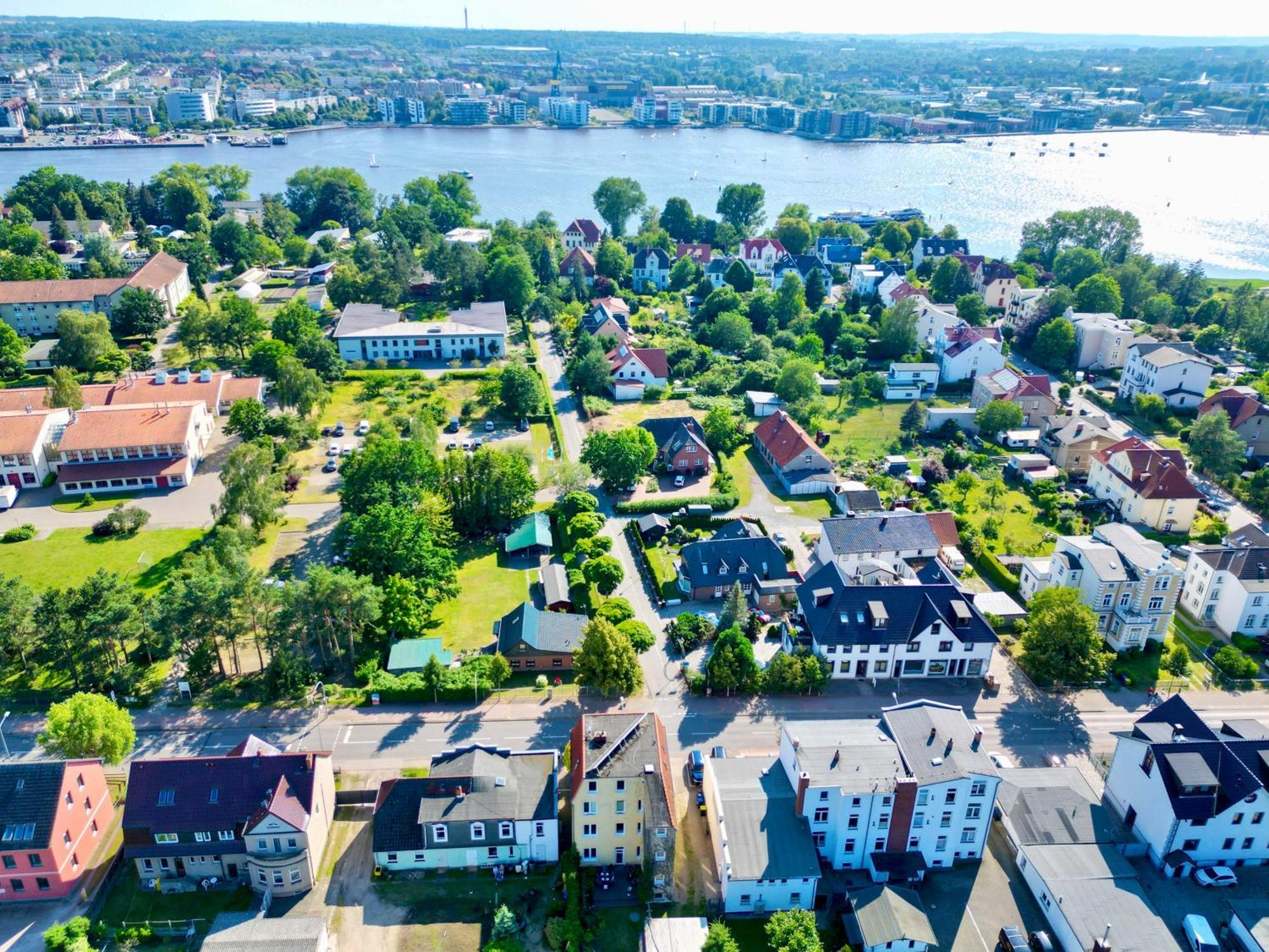Apartment Garten, Terrasse, 93 M2, 5 Min Bis Zur Warnow Rostock